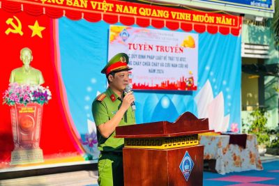 LIÊN ĐỘI LÊ VĂN TÁM TỔ CHỨC TUYÊN TRUYỀN HƯỞNG ỨNG THỰC HIỆN AN TOÀN GIAO THÔNG NĂM HỌC 2024-2025