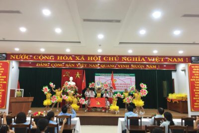 Tiết mục văn nghệ “ Hành khúc Đội TNTP Hồ Chí Minh” do các em lớp 5/1 biểu diễn? 2 em Nguyễn Ngọc Phương Nghi – 5/2 và Đinh Như Nhật Minh 4/2 được khen thưởng tại Diễn Đàn “ Thiếu Nhi Thanh Khê – Vâng lời Bác Hồ Xuất Sắc” và tuyên dương đại biểu cháu ngoan Bác Hồ xuất sắc năm học 2018 – 2019.