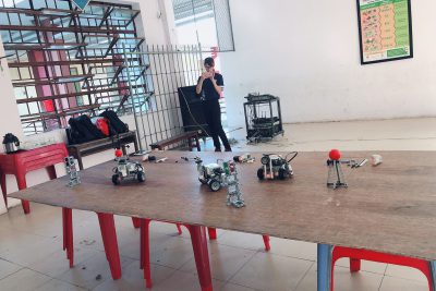 Cơn bão Robotics tràn đến trường Tiểu học Lê Văn Tám.